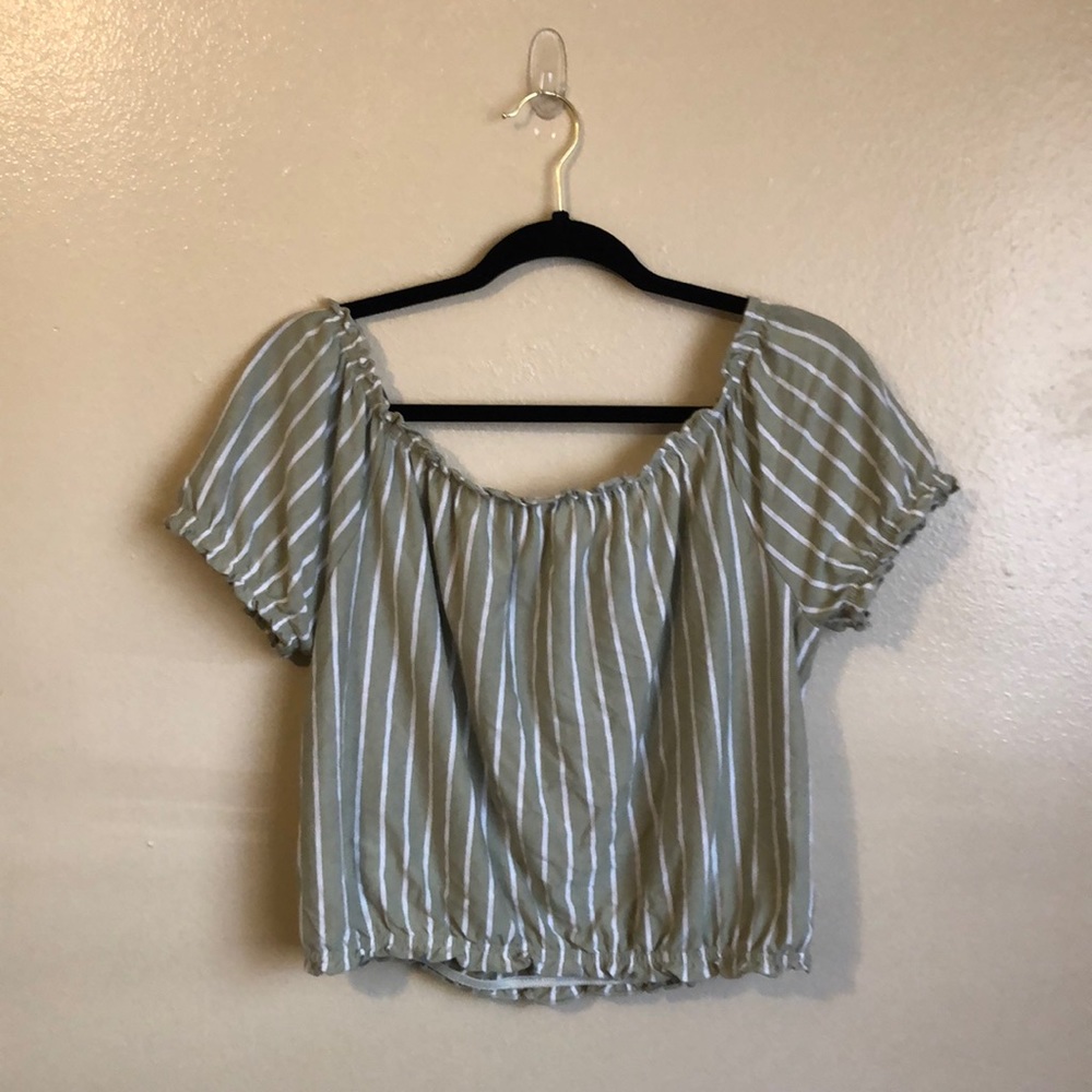 American Eagle Off the Shoulder Scrunch Crop Top